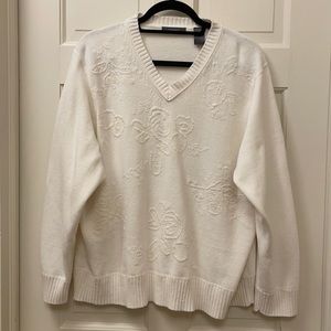 Liz Claiborne White Long Sleeve V Neck Sweater - 2X Plus